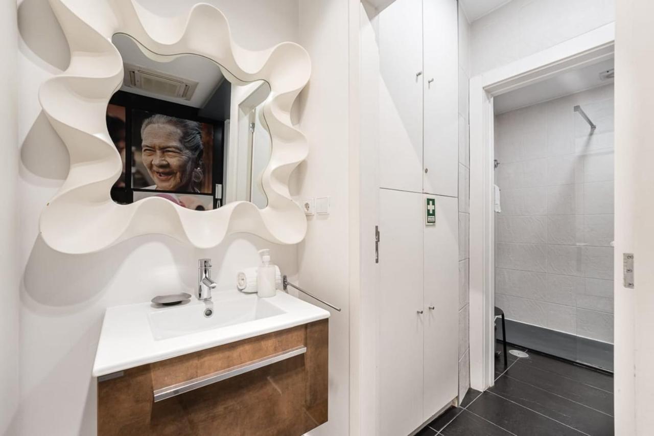 Guestready - A Polished Retreat Near St Catarina Apartment Porto Luaran gambar